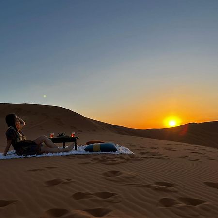 Erg Chebbi Starlight Camp Hotel เมอร์ซูกา ภายนอก รูปภาพ