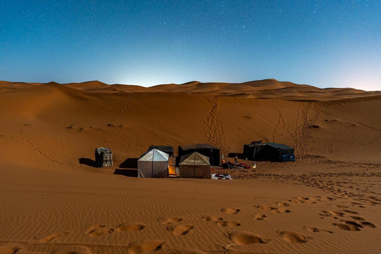 Erg Chebbi Starlight Camp Hotel เมอร์ซูกา ภายนอก รูปภาพ