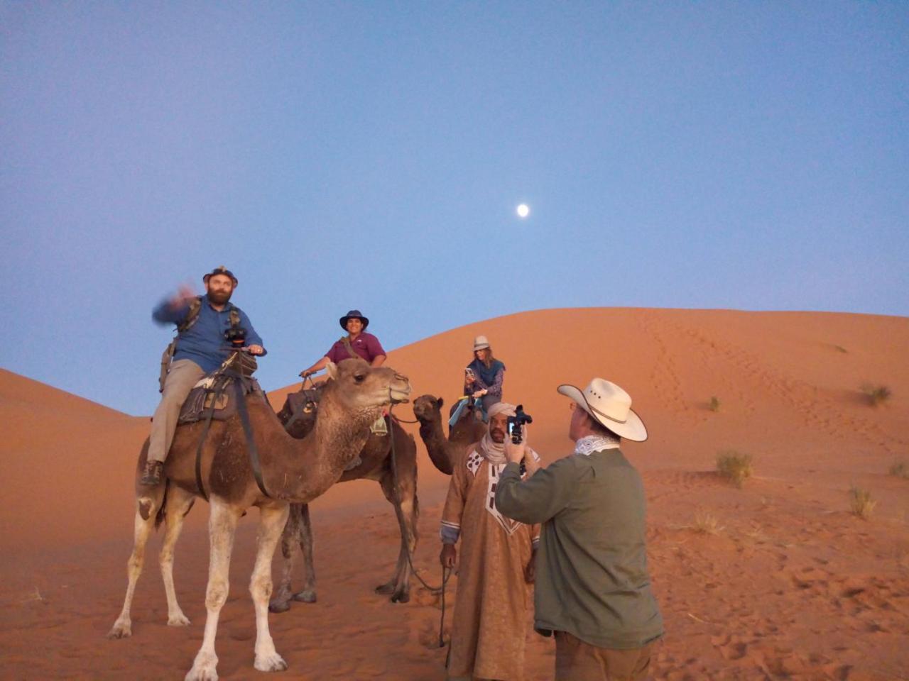 Erg Chebbi Starlight Camp Hotel เมอร์ซูกา ภายนอก รูปภาพ